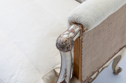 19TH CENTURY FRENCH PAINTED SOFA - ADDITIONAL PHOTO 4