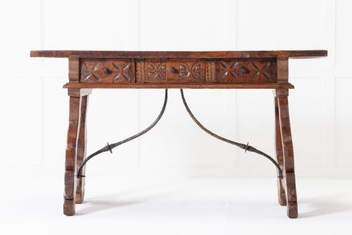 18th century spanish walnut table - CATEGORY: ANTIQUE TABLES - DATED 18TH CENTURY