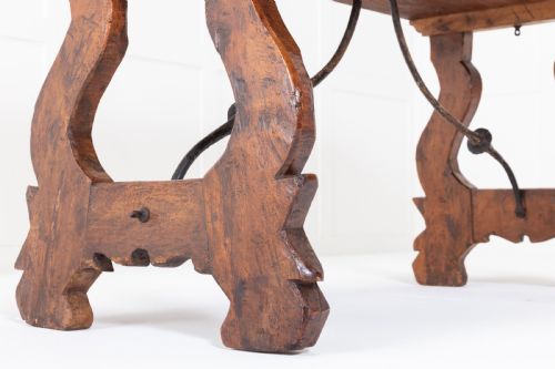 18TH CENTURY SPANISH WALNUT TABLE - ADDITIONAL PHOTO 4