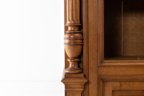 LARGE 19TH CENTURY OAK BOOKCASE - ADDITIONAL PHOTO 2