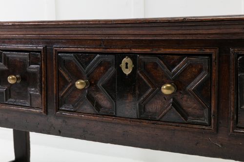 17TH CENTURY OAK DRESSER BASE - ADDITIONAL PHOTO 1