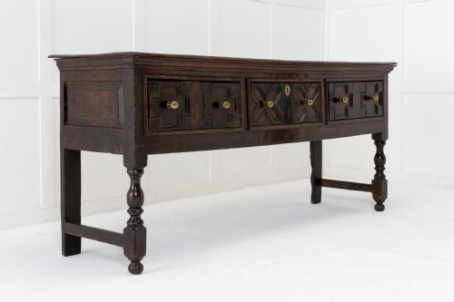 17TH CENTURY OAK DRESSER BASE - ADDITIONAL PHOTO 4