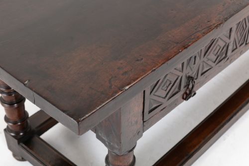 17TH CENTURY SPANISH PROVINCIAL CARVED WALNUT SIDE TABLE - ADDITIONAL PHOTO 6