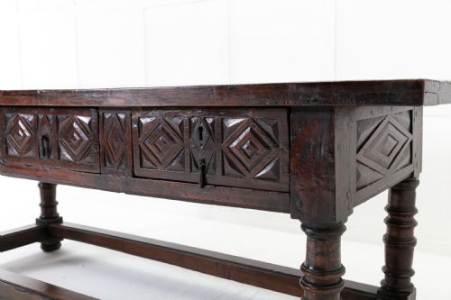 17TH CENTURY SPANISH PROVINCIAL CARVED WALNUT SIDE TABLE - ADDITIONAL PHOTO 7