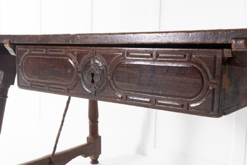 EARLY 17TH CENTURY SPANISH TABLE - ADDITIONAL PHOTO 2