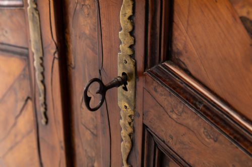 18TH CENTURY FRENCH YEW WOOD ARMOIRE - ADDITIONAL PHOTO 3
