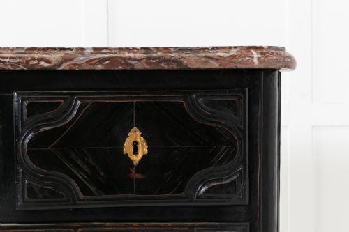 18TH CENTURY FRENCH EBONISED COMMODE WITH MARBLE TOP - ADDITIONAL PHOTO 3