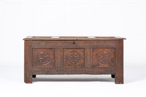 18th century oak coffer - CATEGORY: ANTIQUE CHESTS - DATED 18TH CENTURY