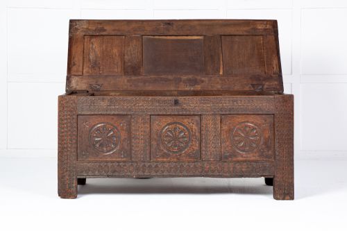 18TH CENTURY OAK COFFER - ADDITIONAL PHOTO 1
