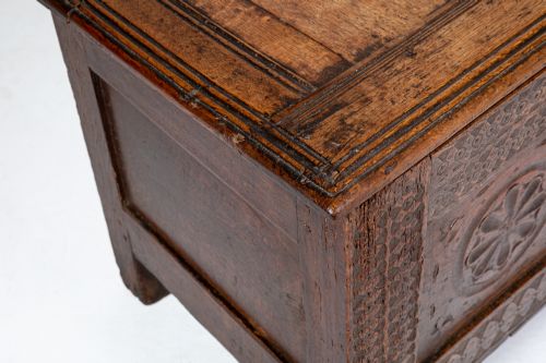 18TH CENTURY OAK COFFER - ADDITIONAL PHOTO 5