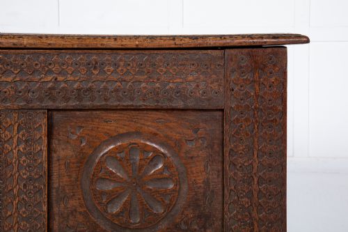18TH CENTURY OAK COFFER - ADDITIONAL PHOTO 6