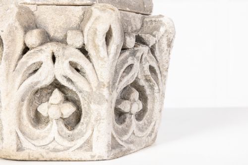 18TH CENTURY FRAGMENT OF GOTHIC CARVED STONE - ADDITIONAL PHOTO 2