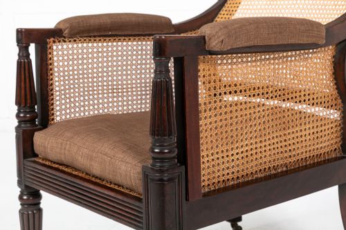 19TH CENTURY ENGLISH REGENCY MAHOGANY BERGRE LIBRARY CHAIR - ADDITIONAL PHOTO 1