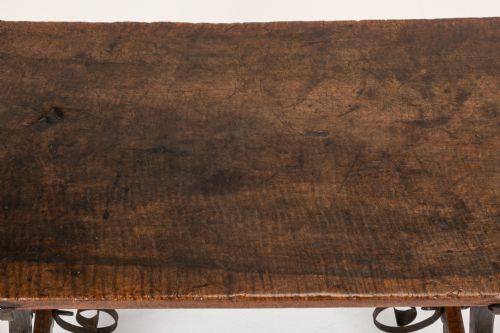 18TH CENTURY SPANISH WALNUT TABLE - ADDITIONAL PHOTO 3