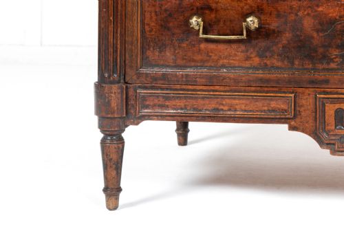 18TH CENTURY FRENCH WALNUT COMMODE WITH MARBLE TOP - ADDITIONAL PHOTO 4
