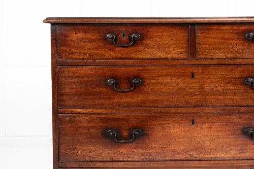 18TH CENTURY ENGLISH MAHOGANY CHEST OF DRAWERS - ADDITIONAL PHOTO 2