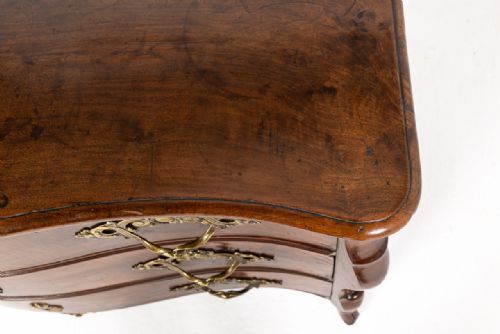18TH CENTURY FRENCH MAZARINE WALNUT COMMODE - ADDITIONAL PHOTO 9