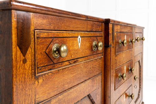 EARLY 19TH CENTURY OAK DRESSER BASE - ADDITIONAL PHOTO 3