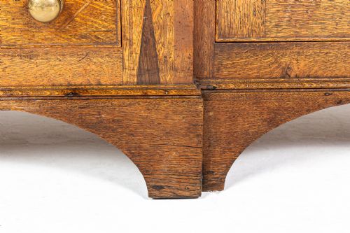 EARLY 19TH CENTURY OAK DRESSER BASE - ADDITIONAL PHOTO 4