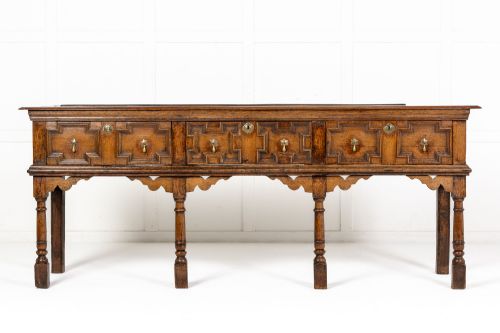 17TH CENTURY ENGLISH OAK DRESSER BASE - ADDITIONAL PHOTO 1