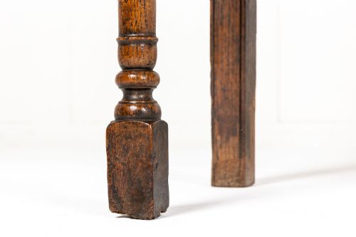 17TH CENTURY ENGLISH OAK DRESSER BASE - ADDITIONAL PHOTO 3