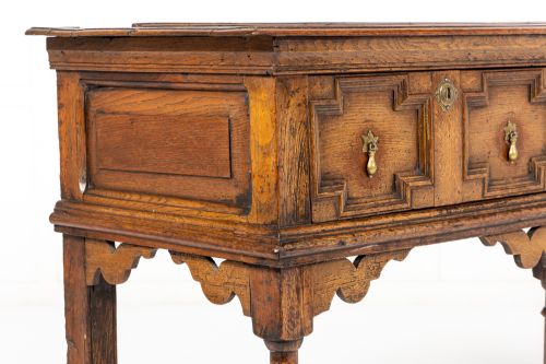 17TH CENTURY ENGLISH OAK DRESSER BASE - ADDITIONAL PHOTO 4