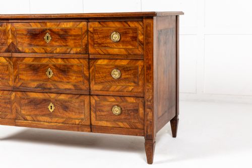 18TH CENTURY FRENCH WALNUT COMMODE - ADDITIONAL PHOTO 2