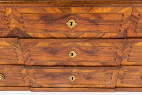 18TH CENTURY FRENCH WALNUT COMMODE - ADDITIONAL PHOTO 4