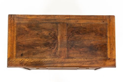 18TH CENTURY FRENCH WALNUT COMMODE - ADDITIONAL PHOTO 5