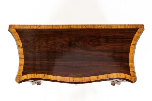 18TH CENTURY ITALIAN KINGWOOD AND ROSEWOOD SERPENTINE COMMODE - ADDITIONAL PHOTO 4