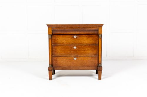 small 18th century dutch oak commode - CATEGORY: ANTIQUE CHEST OF DRAWERS - DATED 18TH CENTURY