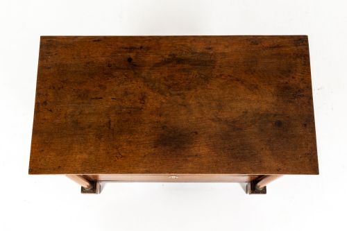 SMALL 18TH CENTURY DUTCH OAK COMMODE - ADDITIONAL PHOTO 2