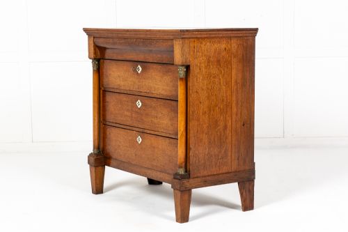 SMALL 18TH CENTURY DUTCH OAK COMMODE - ADDITIONAL PHOTO 3