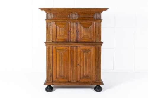 17TH CENTURY DUTCH OAK CABINET - ADDITIONAL PHOTO 2