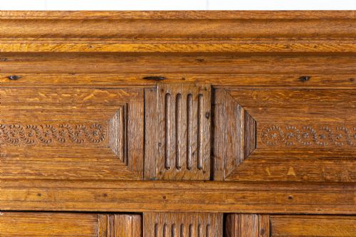 17TH CENTURY DUTCH OAK CABINET - ADDITIONAL PHOTO 3