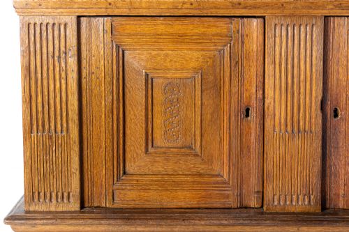 17TH CENTURY DUTCH OAK CABINET - ADDITIONAL PHOTO 5