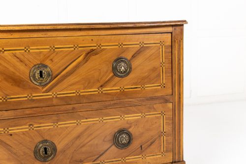 18TH CENTURY FRENCH WALNUT COMMODE - ADDITIONAL PHOTO 1