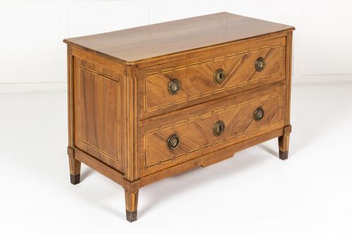 18TH CENTURY FRENCH WALNUT COMMODE - ADDITIONAL PHOTO 4