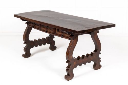 18TH CENTURY SPANISH WALNUT TABLE - ADDITIONAL PHOTO 4
