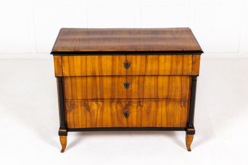 19TH CENTURY BIEDERMEIER CHERRYWOOD CHEST OF DRAWERS - ADDITIONAL PHOTO 1