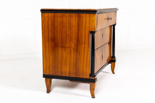 19TH CENTURY BIEDERMEIER CHERRYWOOD CHEST OF DRAWERS - ADDITIONAL PHOTO 5