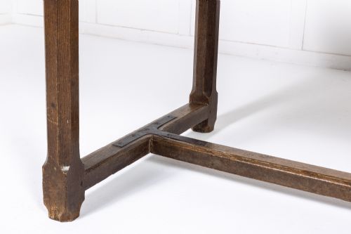 18TH CENTURY OAK FARMHOUSE TABLE - ADDITIONAL PHOTO 5