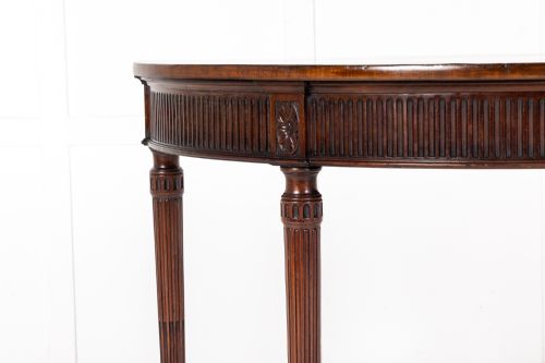 18TH CENTURY GEORGE III MAHOGANY SIDEPIER TABLE IN THE MANNER OF THOMAS CHIPPENDALE OR MAYHEW AND INCE - ADDITIONAL PHOTO 2
