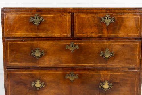18TH CENTURY GEORGE II WALNUT CHEST OF DRAWERS - ADDITIONAL PHOTO 1