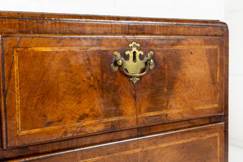 18TH CENTURY GEORGE II WALNUT CHEST OF DRAWERS - ADDITIONAL PHOTO 2