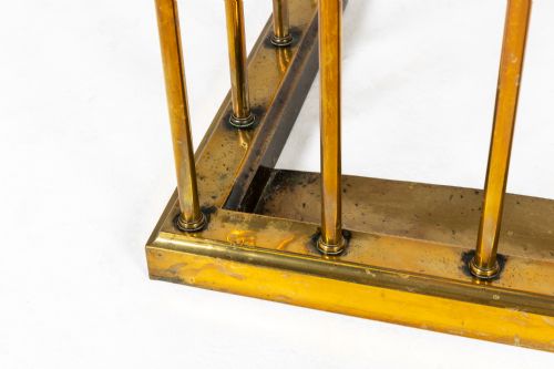 LARGE 19TH CENTURY ENGLISH BRASS AND LEATHER CLUB FENDER - ADDITIONAL PHOTO 2