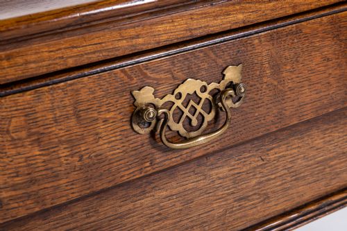 18TH CENTURY ENGLISH OAK DRESSER BASE - ADDITIONAL PHOTO 3