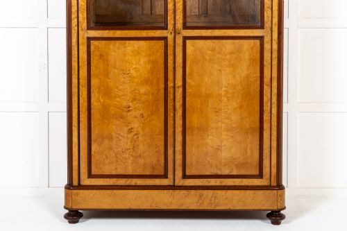 PAIR OF 19TH CENTURY FRENCH BURR MAPLE BOOKCASESDISPLAY CABINETS - ADDITIONAL PHOTO 3