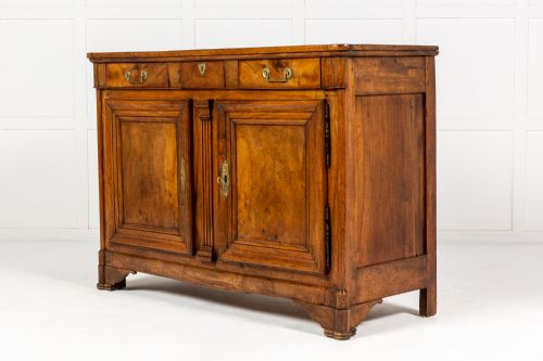 18TH CENTURY FRENCH WALNUT CABINET - ADDITIONAL PHOTO 9