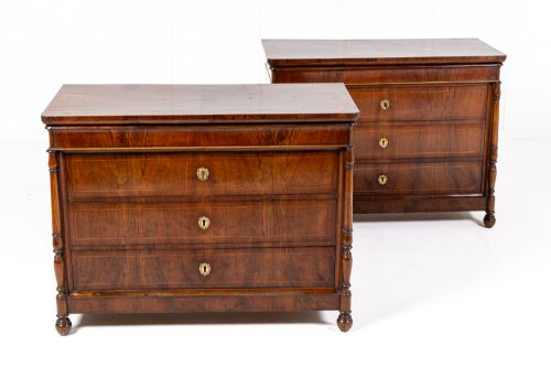 pair of 19th century italian walnut commodes - CATEGORY: ANTIQUE CHEST OF DRAWERS - DATED 19TH CENTURY